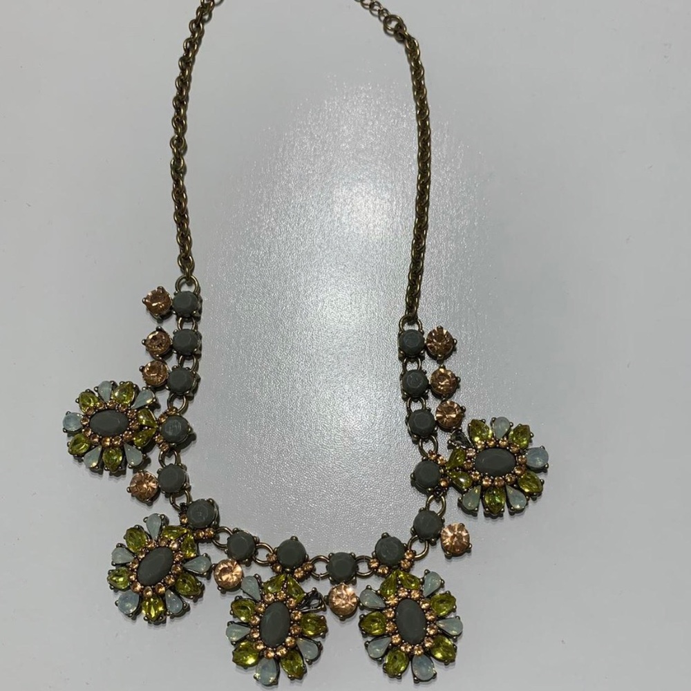 Statement necklace from forever 21 - Picture 2 of 3